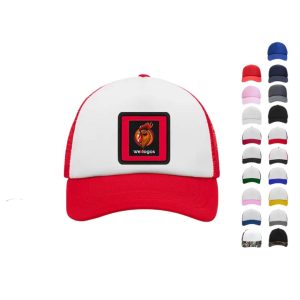 Gorro trucker con broche